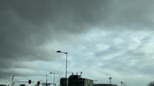 Grandes Gotas Lluvia Caen Sobre Parabrisas Vehículo Mientras Conduce Coche — Vídeos de Stock