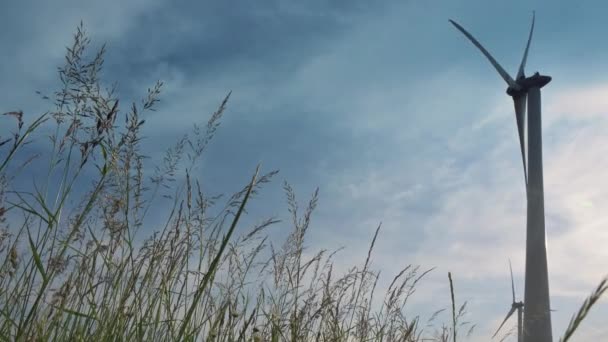 Windkraftanlagen Zur Erzeugung Sauberer Erneuerbarer Energien — Stockvideo