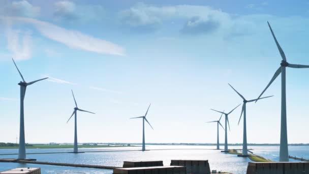Tiszta Megújuló Energiát Termelő Szélerőmű Turbinák — Stock videók