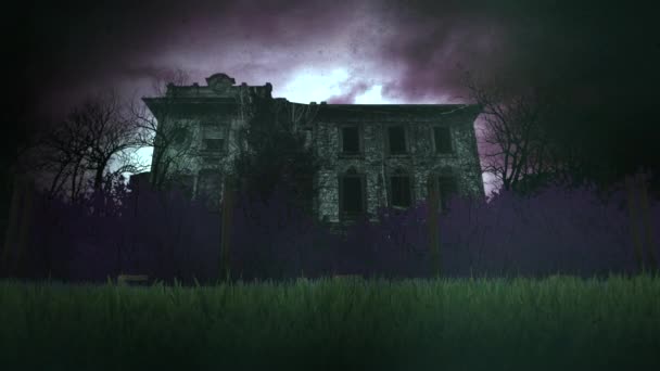 怖い背景 劇的な空に対する古い放棄された家 — ストック動画