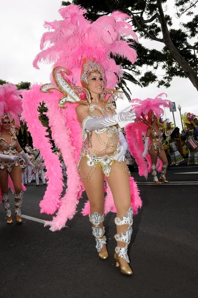 TENERIFE, 4 de março: Personagens e Grupos no Carnaval . — Fotografia de Stock