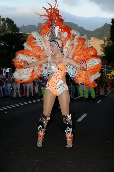 TENERIFE, 4 de março: Personagens e Grupos no Carnaval . — Fotografia de Stock