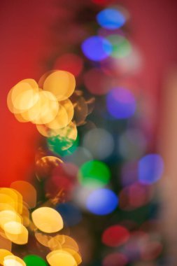 Noel, yılbaşı ağacında bulanık Noel ışıkları,