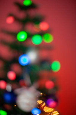 Noel, yılbaşı ağacında bulanık Noel ışıkları,