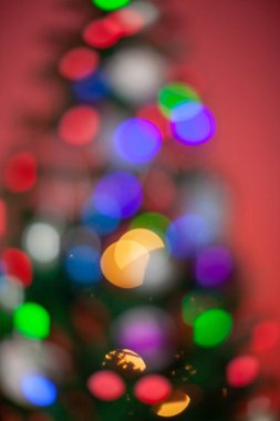 Noel, yılbaşı ağacında bulanık Noel ışıkları,