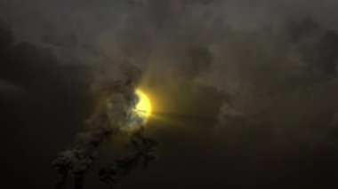 Elektrik santrali veya fabrika ve güneşin kirli dumanı - dekarbonizasyon