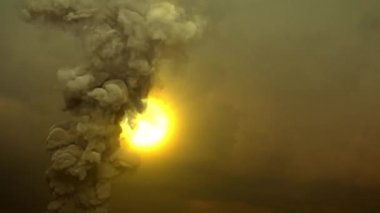 karbondioksit dumanı enerji santrali veya fabrika ve güneş - dekarbonizasyon