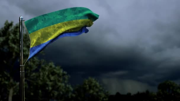 Machając Flagą Gabonu Dzień Flagi Ciemnej Burzy Cumulus — Wideo stockowe