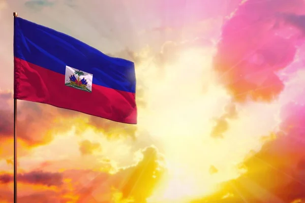 Sol Üst Köşede Dalgalanan Haiti Bayrağı Güzel Renkli Günbatımı Gündoğumu — Stok fotoğraf