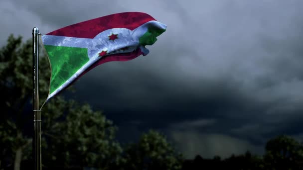 Mávání Vlajkou Burundi Pro Den Nezávislosti Temných Bouřkových Mracích — Stock video