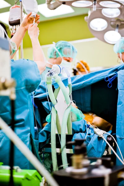 Oxigen médicos bussy paciente operando — Fotografia de Stock