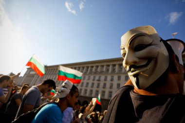 Anonim maskesi protesto