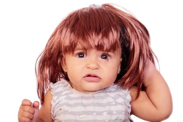 Baby och peruk — Stockfoto