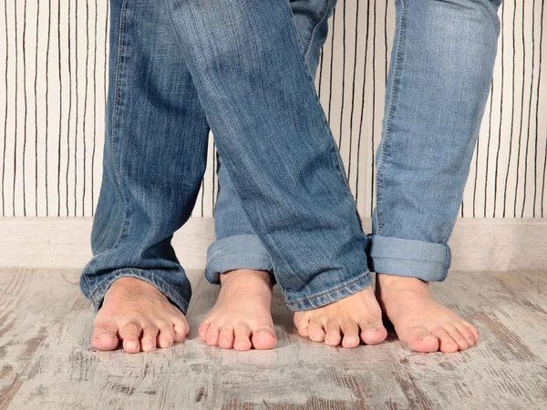 Barefoot couple — Stock Photo, Image