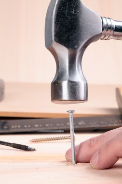çekiç ve çivi