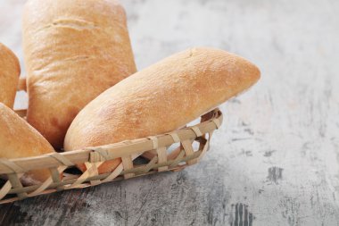 sepetin içinde ekmek