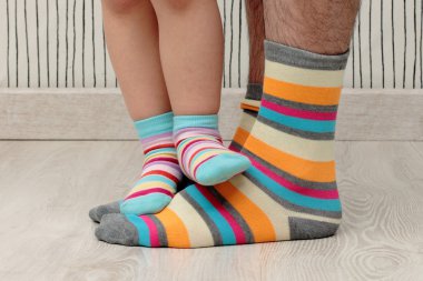 Baba ve oğul çoraplı