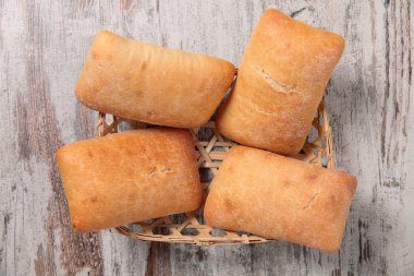 sepetin içinde ekmek