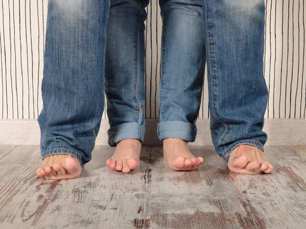Barefoot couple — Stock Photo, Image