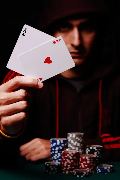 Граючи в покер — стокове фото