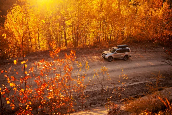 Хабаровск Россия Сентября 2021 Года Mitsubishi Pajero Живописной Осенней Дороге — стоковое фото