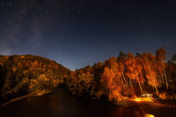 Chabarovsk Rusko Září 2021 Turistický Kemp Břehu Řeky Noci Pod — Stock fotografie