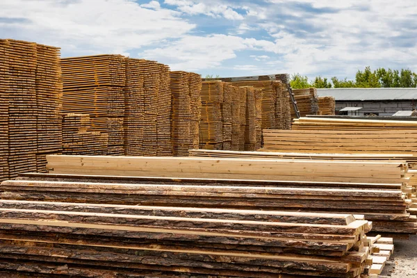 Průmyslový Sklad Hotových Dřevařských Výrobků Pod Širým Nebem Výrobky Dřeva — Stock fotografie