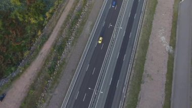 Finlandiya Körfezi üzerindeki karayolu köprüsünün hava fotoğrafçılığı