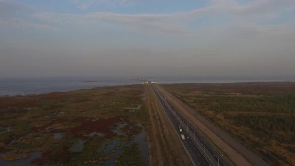 芬兰湾公路桥梁的航拍 — 图库视频影像