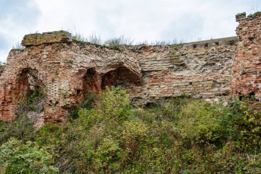 1828 'de St. Johns Katedrali' nin kalıntıları. İkinci Dünya Savaşı sırasında 1941-1943 yılları arasında kalenin savunması için bir anıt. Oreshek Kalesi. Rusya 'nın St. Petersburg yakınlarındaki Shlisselburg Kalesi. Kuruluş