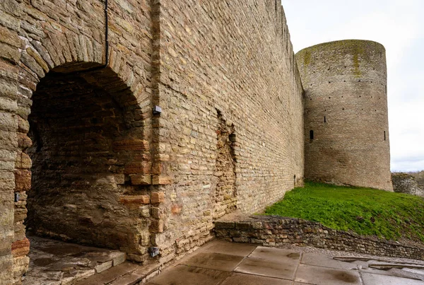 Parede da fortaleza Ivangorod. Fortaleza de Ivangorod. História da Rússia. — Fotografia de Stock