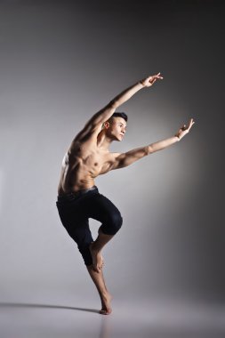 genç ve şık modern bale dansçısı