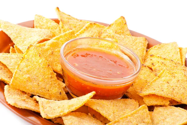 Prato de nachos picantes feitos na hora com salsa — Fotografia de Stock