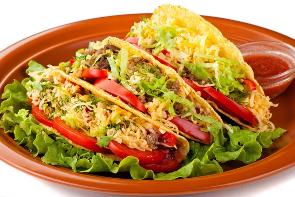 Tacos de carne com salada e salsa de tomates — Fotografia de Stock