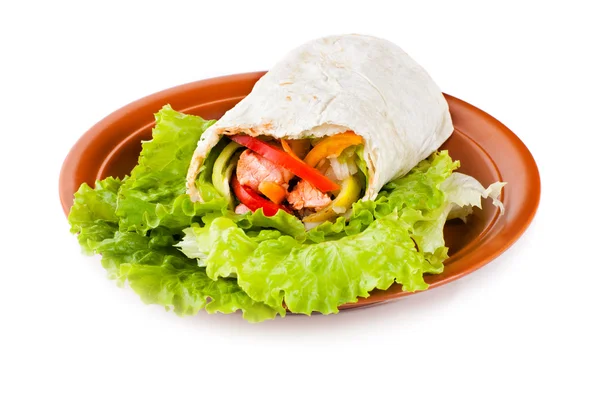 Burrito com salmão, pimentão e tomate — Fotografia de Stock