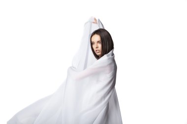 dans muhteşem beyaz elbiseli genç bir kadın