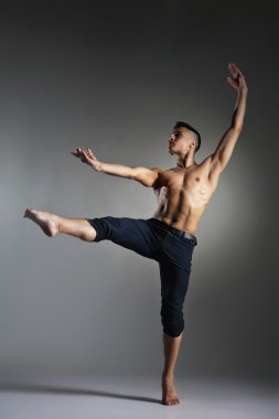 genç ve şık modern bale dansçısı