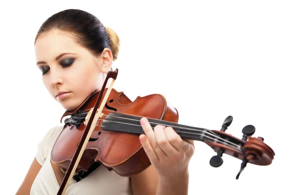 Vacker ung kvinna spela fiol över vita — Stockfoto