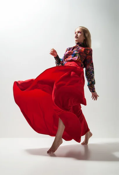 Mulher em vestido vermelho — Fotografia de Stock