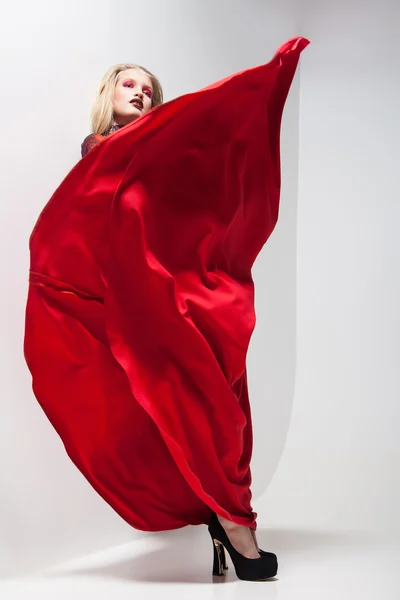 Wanita bergaun merah — Stok Foto