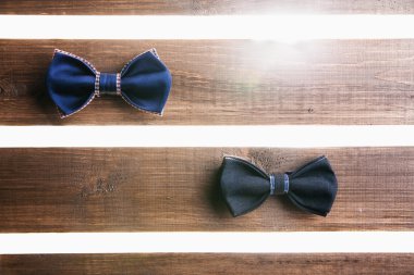 el yapımı fiyonk ahşap arka plan üzerinde bir dizi