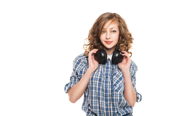 Mulher com fones de ouvido ouvir música — Fotografia de Stock