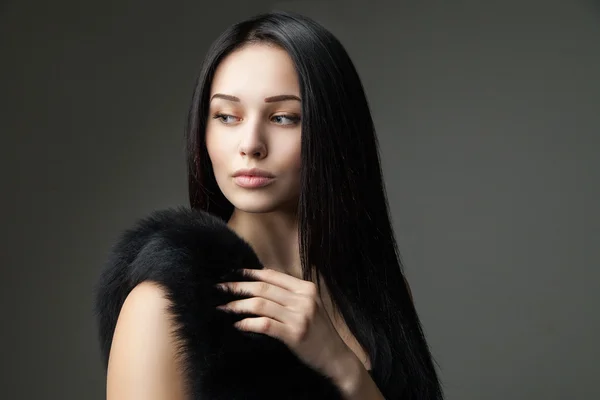 Beautiful Woman in Luxury Fur — Stock Photo, Image