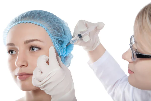 Beautician with patient doing botox injection in hospital — Stock Photo, Image