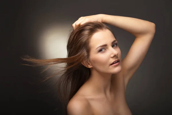 Sensual woman with beautiful long brown hairs — Stock Photo, Image