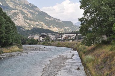 Bazı dağlar. Alpler. .