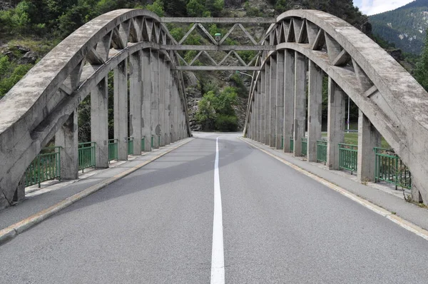 Die Brücke Die Straße — Stockfoto