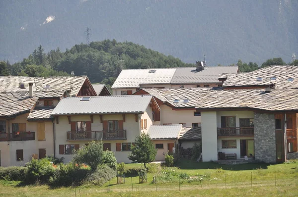 Eine Stadt Den Alpen — Stockfoto