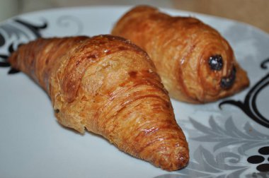 Beyaz tabakta biraz şeker. Kahvaltı. .