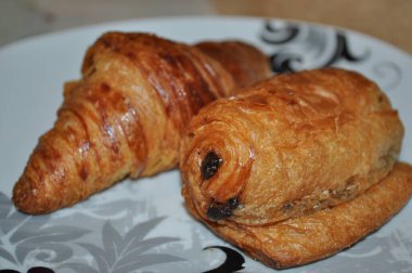 Beyaz tabakta biraz şeker. Kahvaltı. .